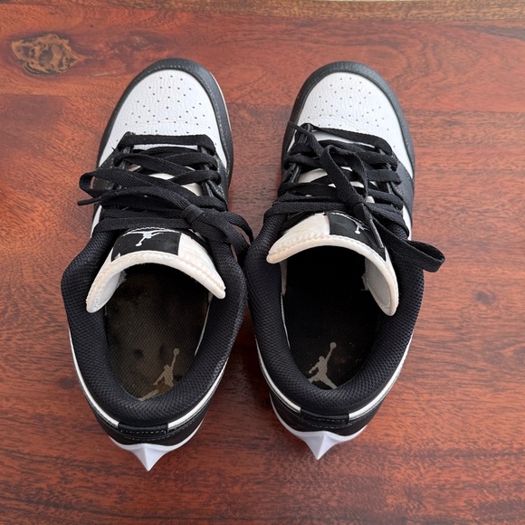 Nike Jordan 1 Vapor Edge Black and White Cleats - Picture 4 of 5